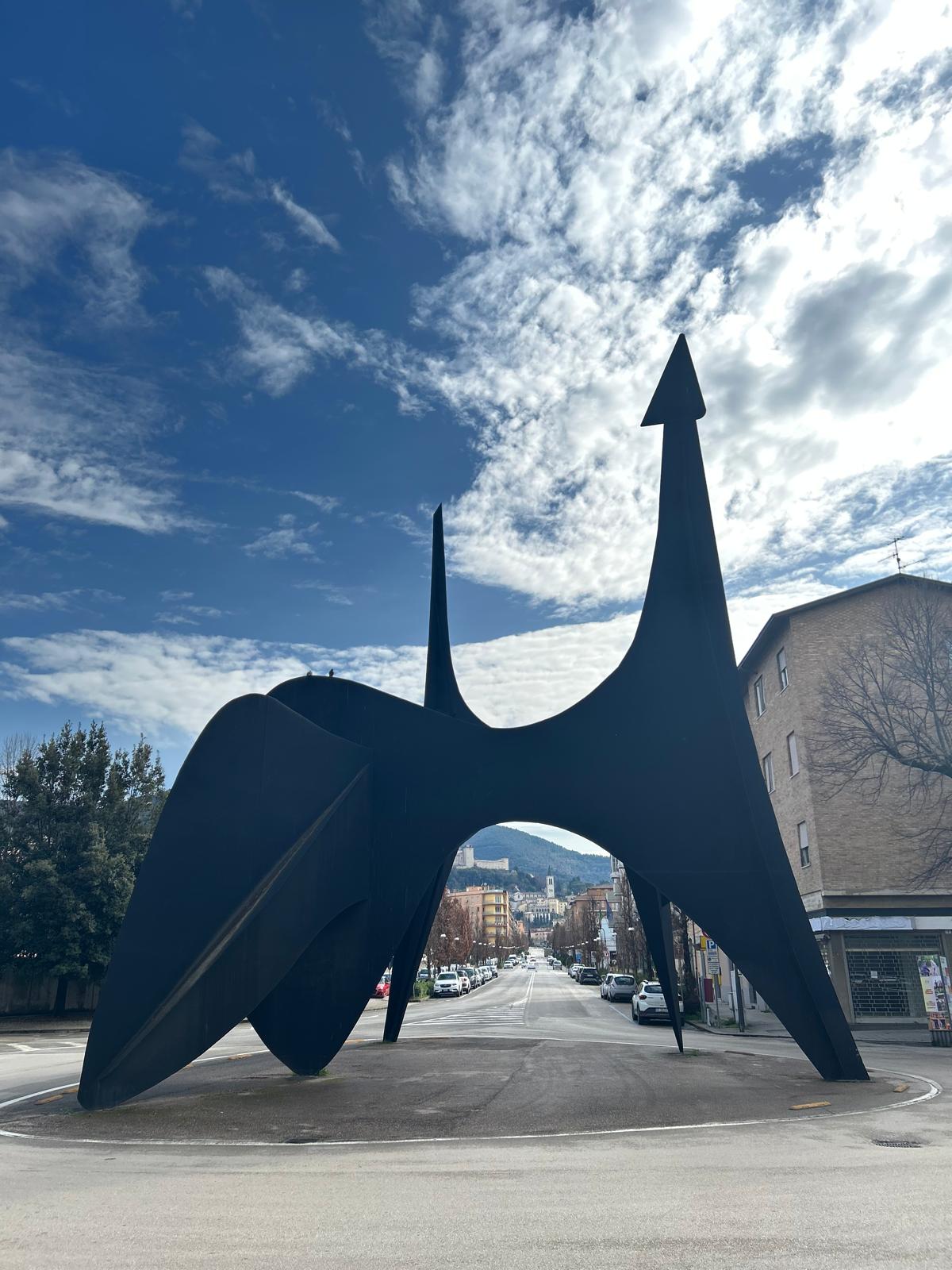 Teodolapio, di A. Calder (a viale della Stazione)